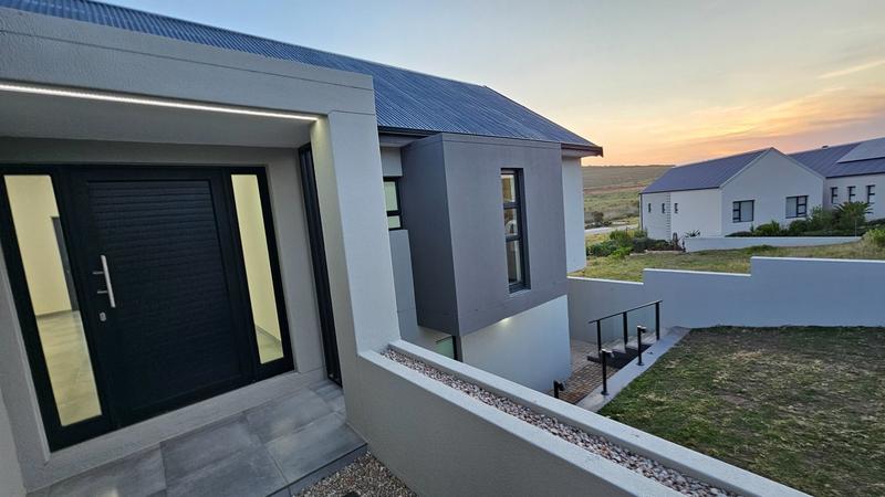 4 Bedroom Property for Sale in Outeniquasbosch Western Cape